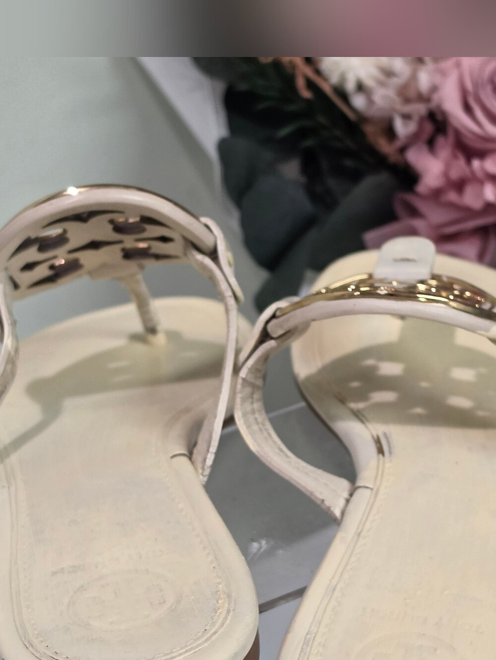 Tory Burch Cream Miller Metal-Logo Thong Sandals *upcycled* Ivory 7 - Picture 5 of 9